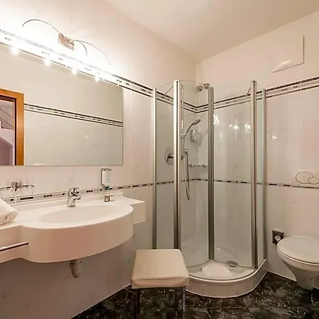 Готель Sonnenburg 4*