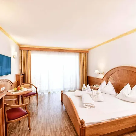 מלון Sonnenburg 4*